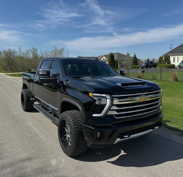 2024 Chevrolet Silverado 2500HD High Country Duramax diesel truck